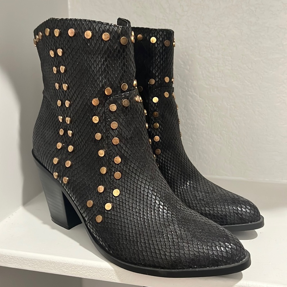 New boots from VICI without tags but never used